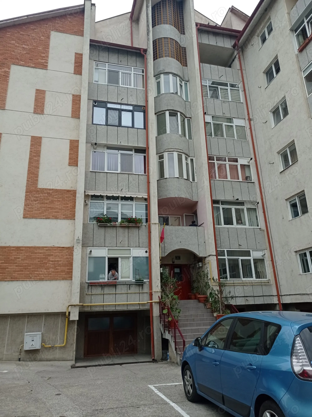 Apartament cu trei camere
