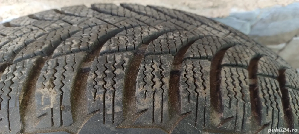 Vând 2 cauciucuri de iarna noi 175/65R14 de iarna 