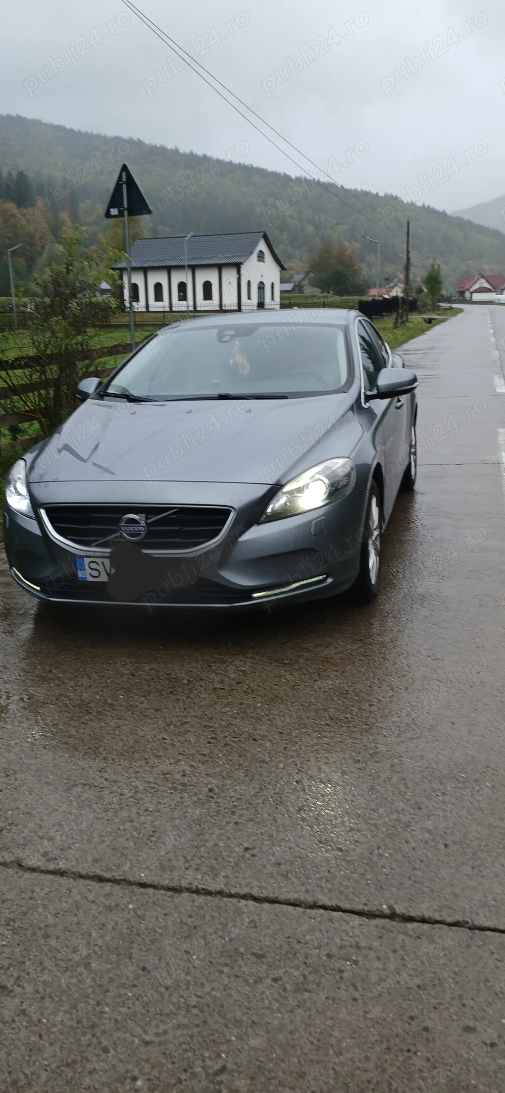 Vând Volvo V 40 din 2015