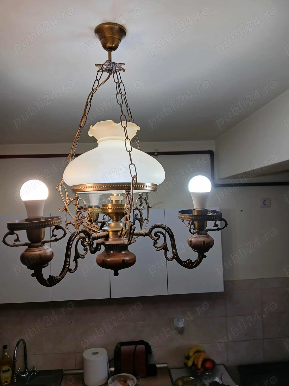 Candelabru din alamă si lemn 