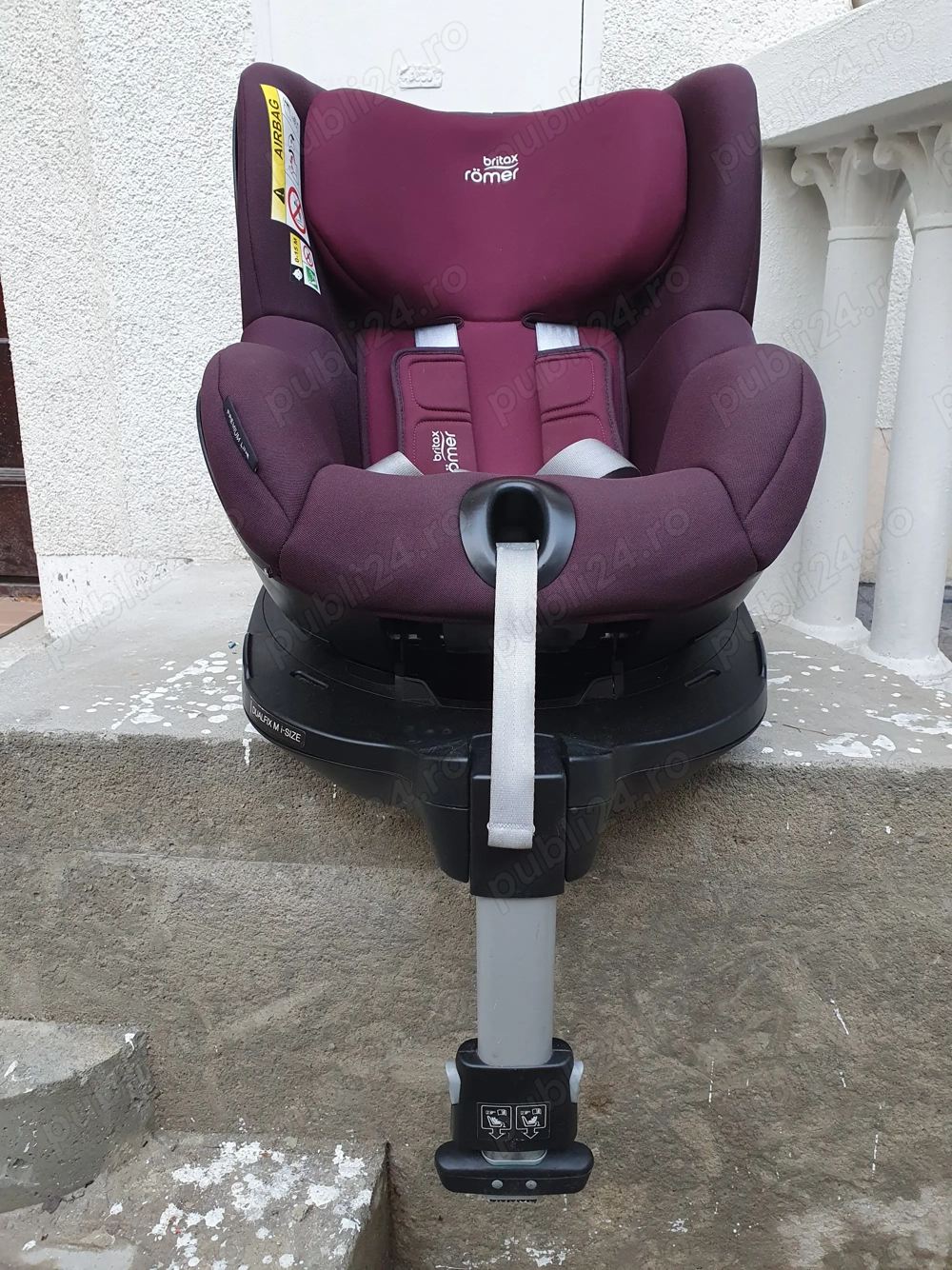 Scaun auto BRITAX ROMER dualfix M, pentru copii 3 luni - 4 ani (61-105)cm.
