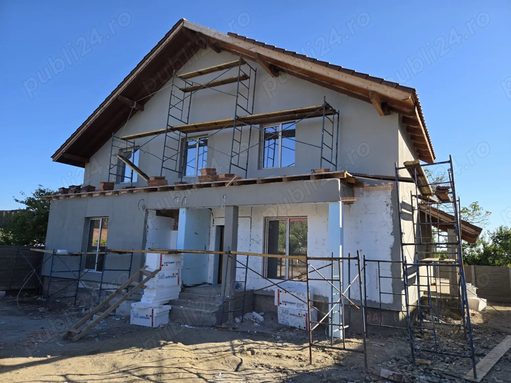 Casa superba, spatioasa in centrul Giarmatei, design deosebit, duplex