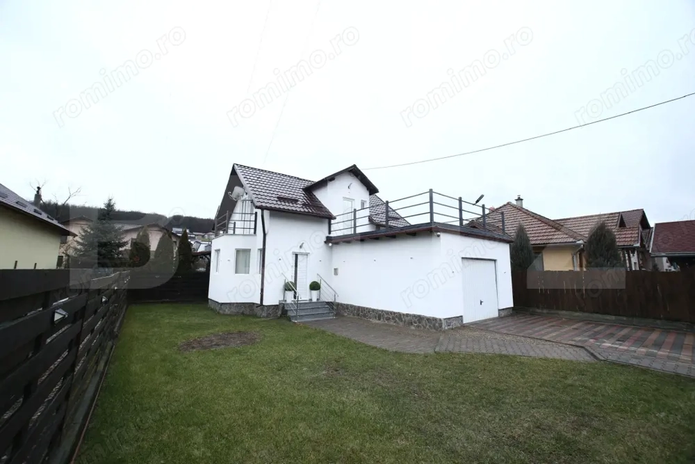 Casa Ultramoderna Zona Budiu