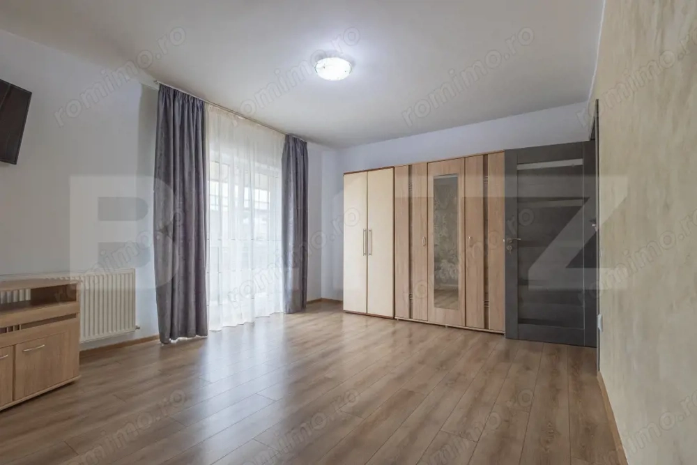 Apartament 2 camere, etaj 3 din 4 , cu balcon si parcare ,in zona Eroilor 