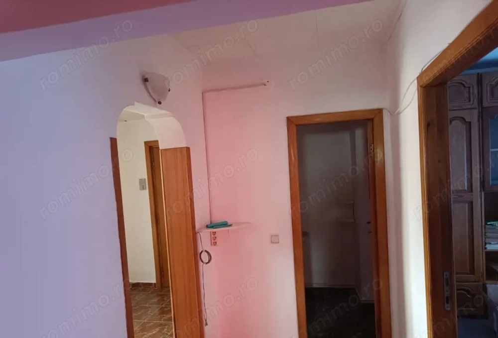 Apartament de 3 camere ( 99 MP-1990 )- Astra 