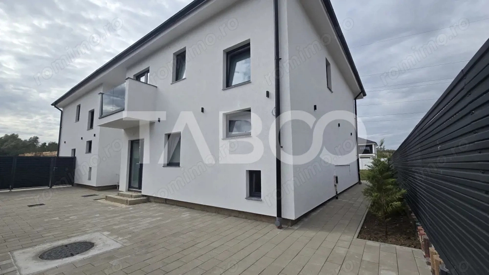Casa de vanzare 380mp teren liber 4 camere 2 parcari Selimbar