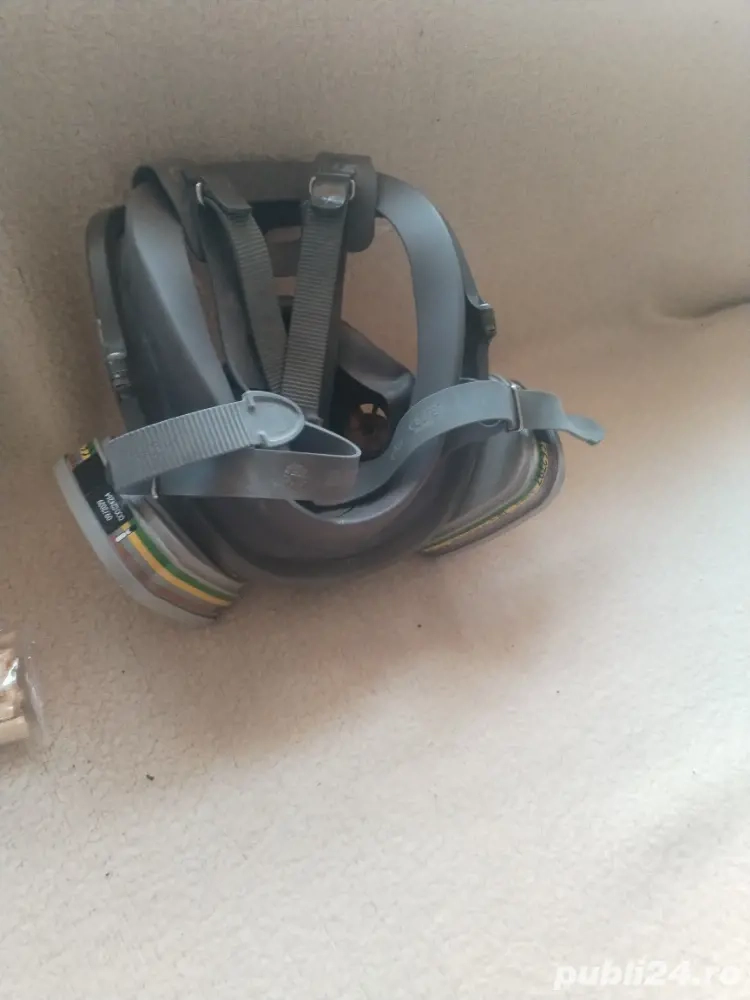 vînd masca de protecție 