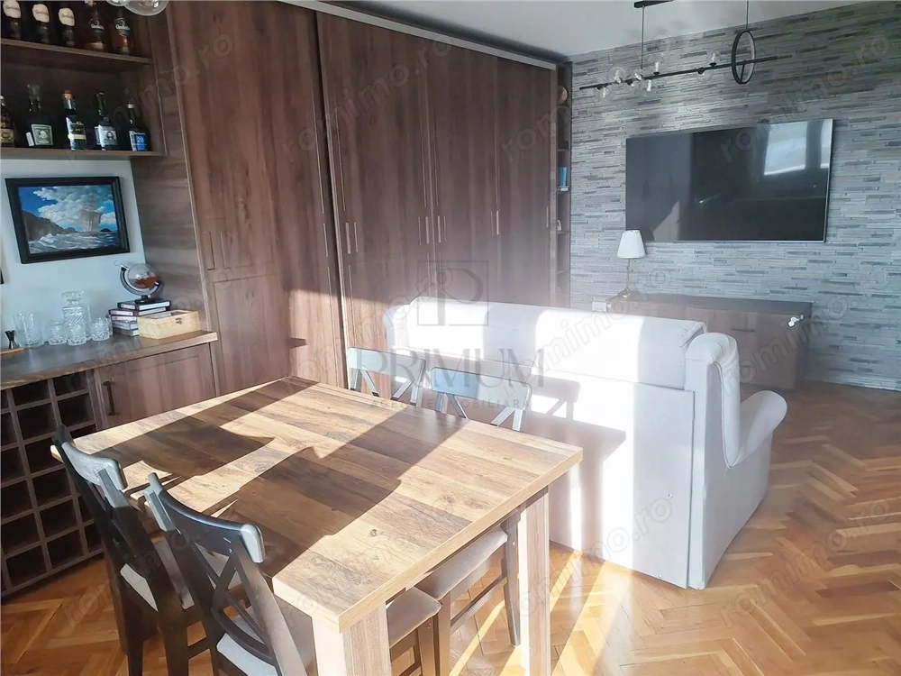 ULTRACENTRAL - 3 cam - Spatios - Decomandat - Terasa - Renovata - Etaj Intermediar - ZONA SUPERBA