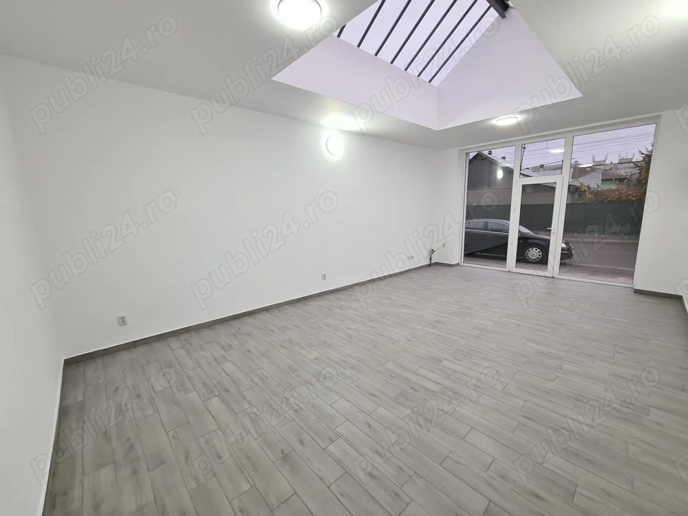 Spatiu comercial in Campina, Complex Rafinarie--34 mp--1900 lei