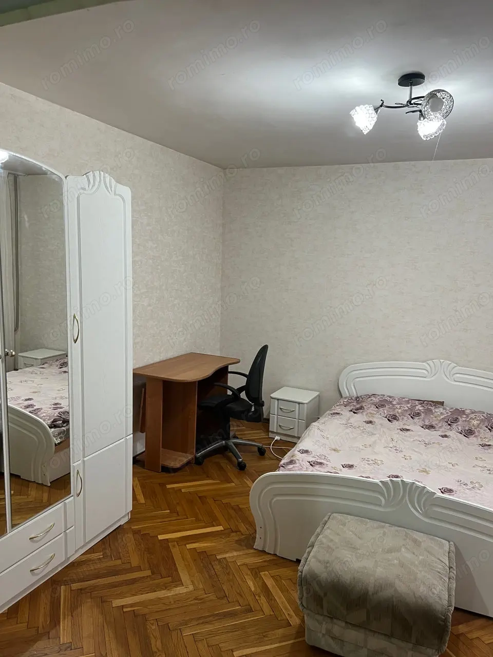 garsoniera de inchiriat cu centrala proprie in zona titan