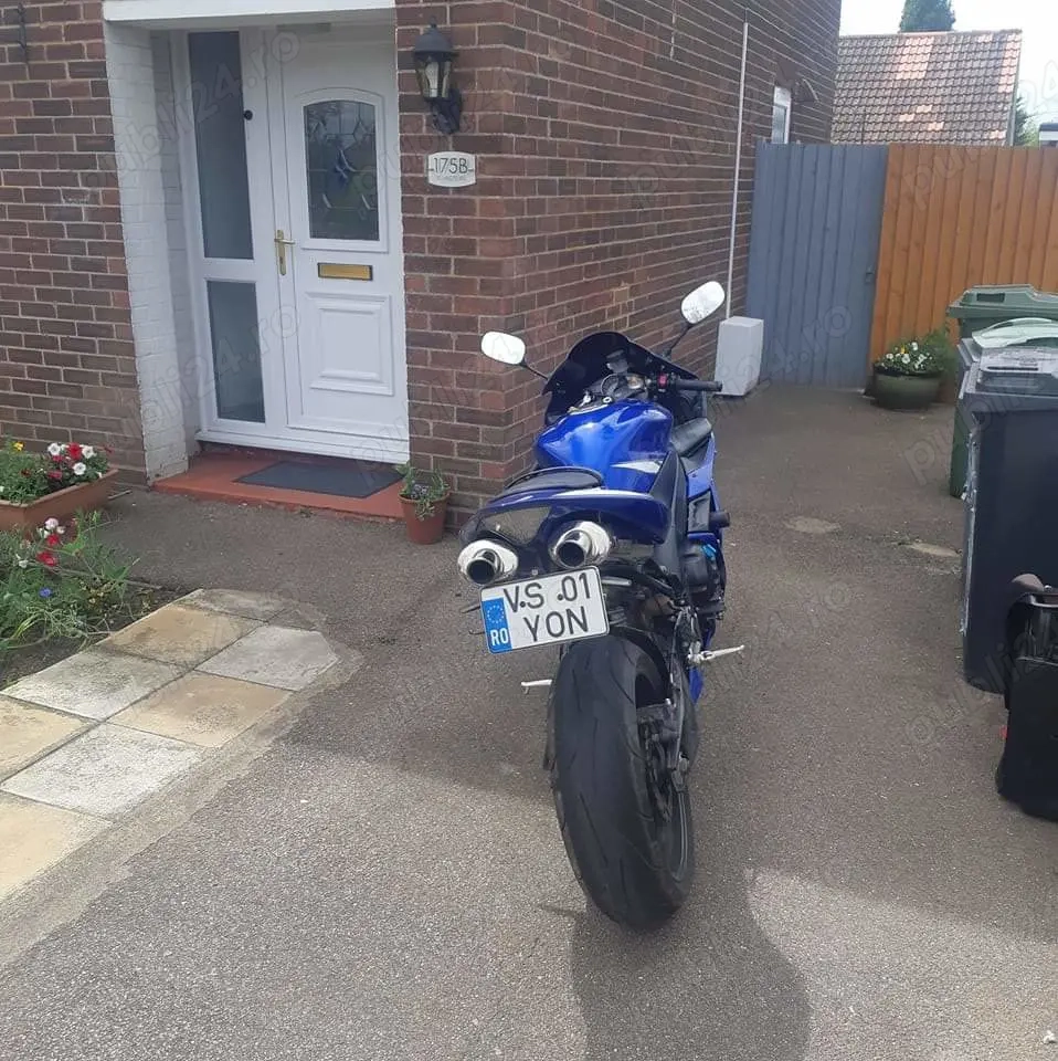 Motocicleta yamaha r1 