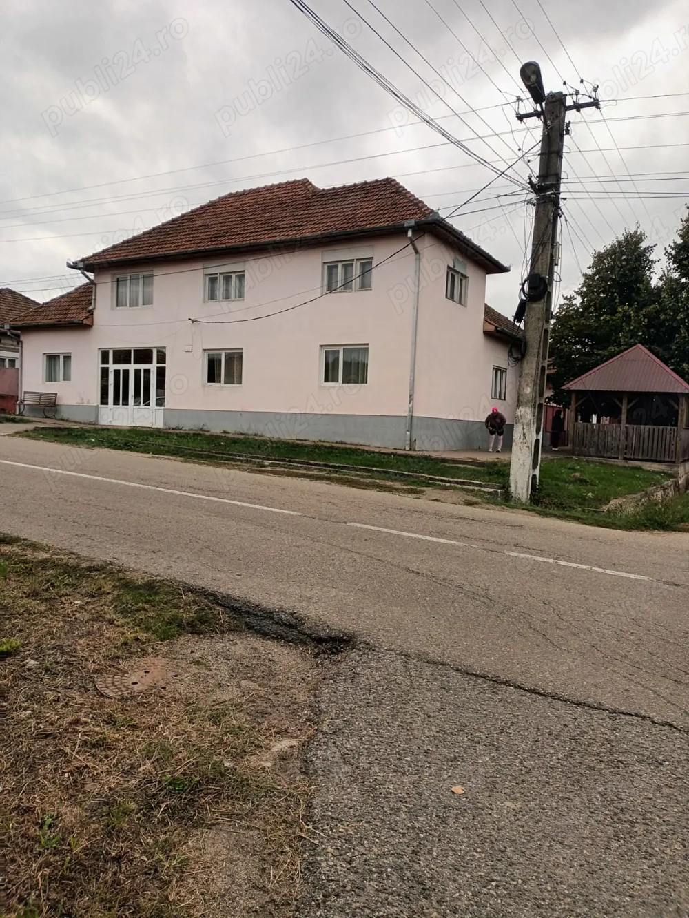 Casă De Vânzare!!!