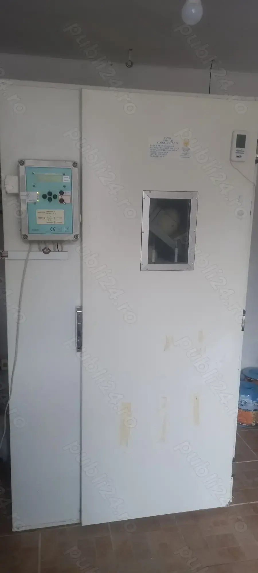 Incubator 100 oua struți și ecluzor 