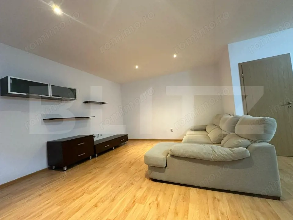 Apartament de vânzare cu scară interioară, decomandat 83,66 mp, garaj- Tolstoi 