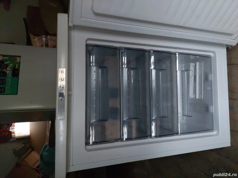 Vînd ladă digitală 