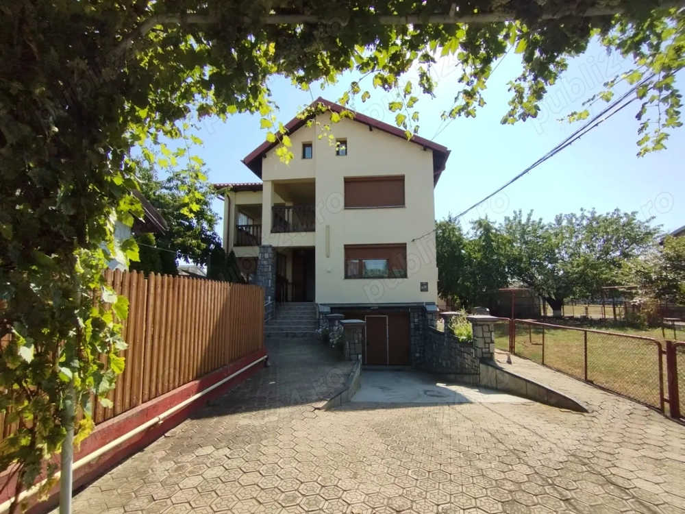 CASA SI TEREN-posibilitate de extindere pana la 2500 mp Str Valeni Ploiesti