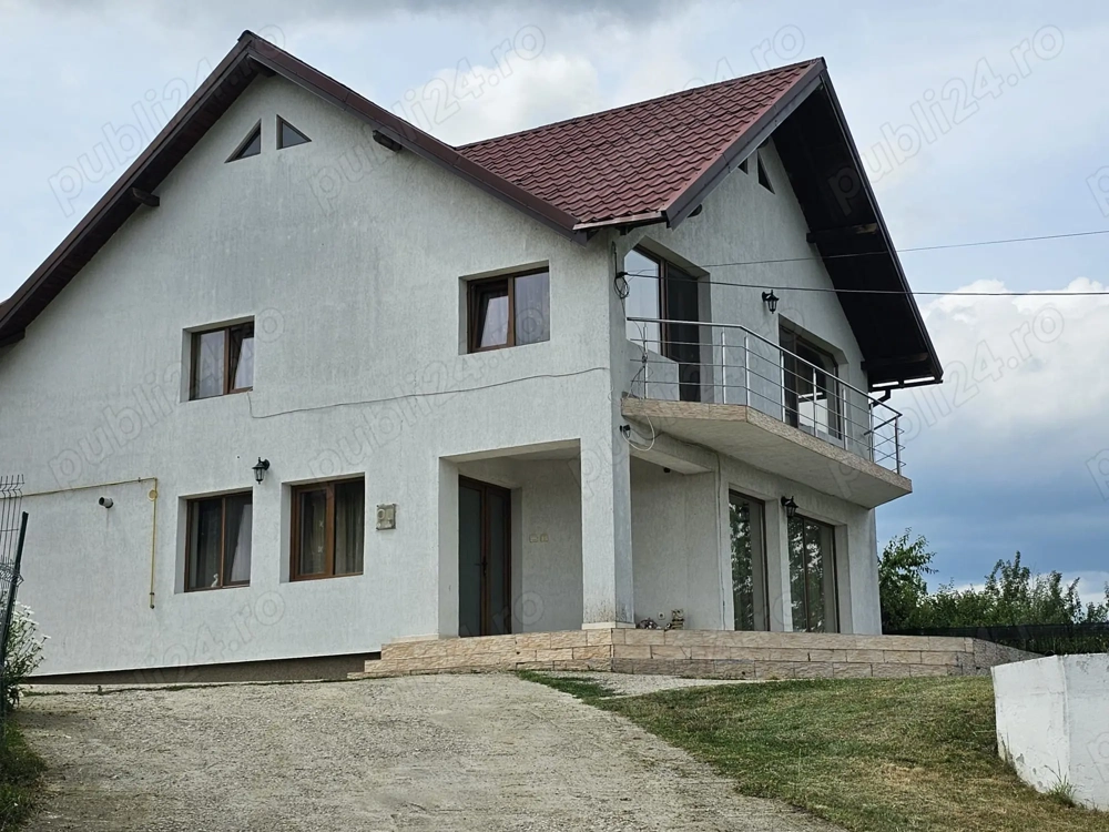 Vilă de vânzare în Curtea de Argeș. Cartier Rezidențial Marina.