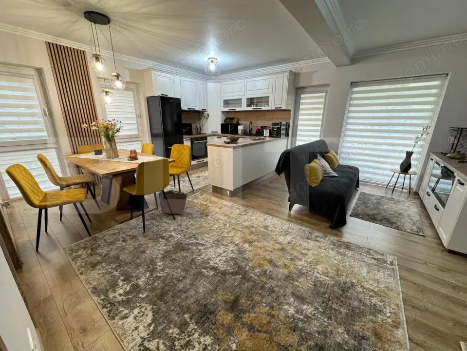 Apartament de închiriat, cu 3 camere, 75 mp, Zalau