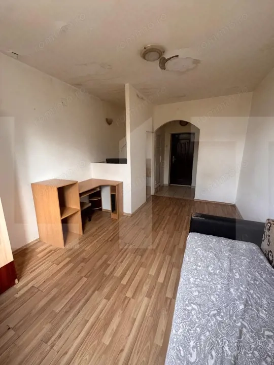 Cameră de cămin de renovat - 20 mp – zonă liniștită și centrală 