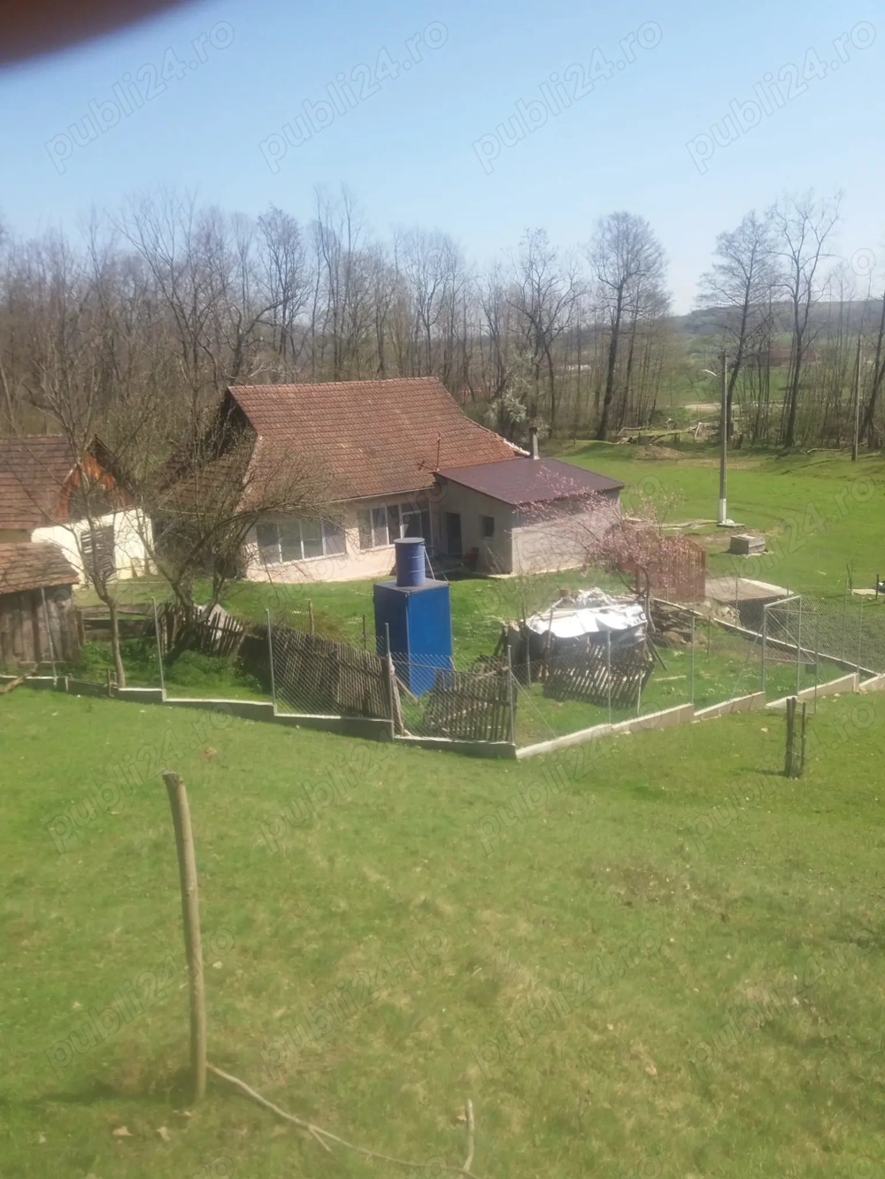 Casă cu teren foarte mare in Hălmagiu