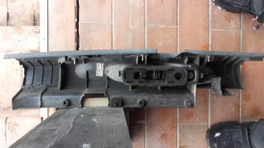 Vand ieftin semnalizator stanga spate Renault Trafic.