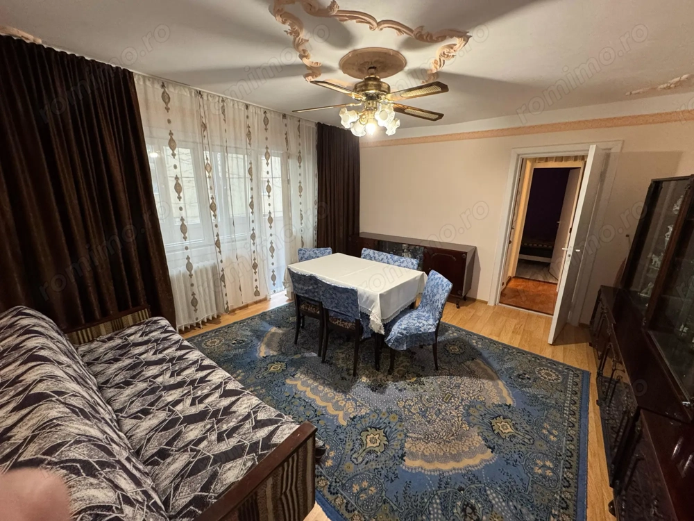  Apartament cu 3 camere - Lipovei