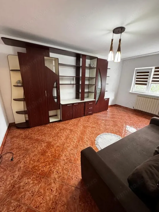 Ap 2 camere conf 1 dec, etaj 2/4, Malu Rosu