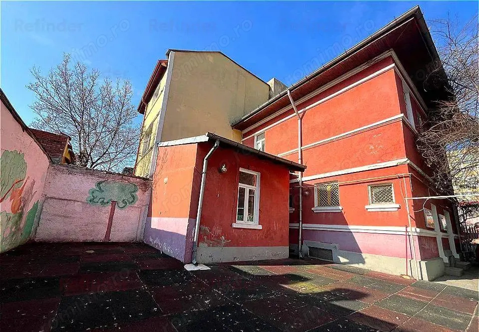 Vanzare vila  S+P+E+Pod mansardabil | Vatra Luminoasa - Scoala 49 | teren 221 mp |