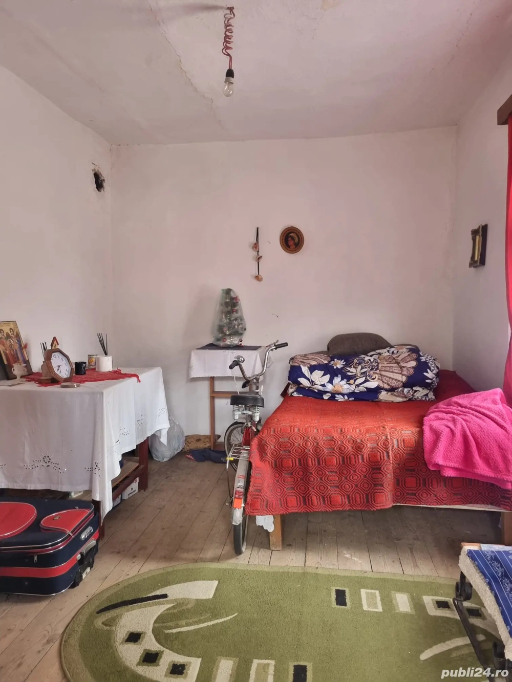 Casa de vanzare la tara