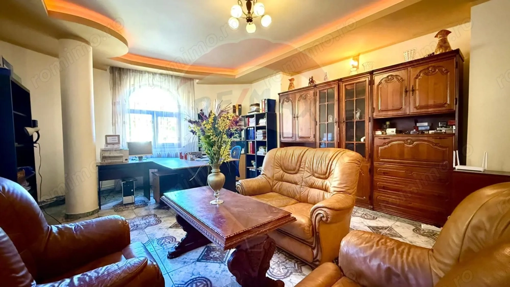 Casă / Vilă cu 5 camere de vânzare pe Bulevardul Ferdinand Constanta