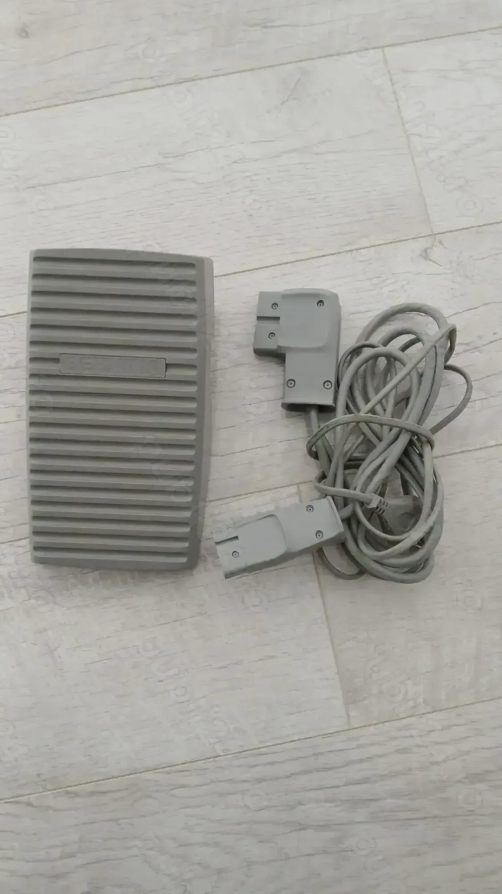 Pedala masina de cusut Bernina 