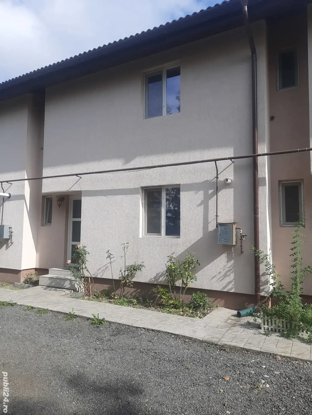 apartament 3 camere in casa apartamentata cu teren exterior 