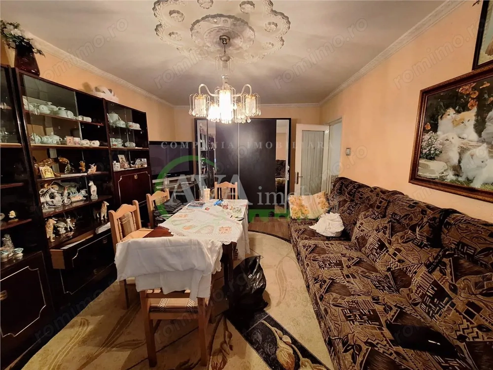 Apartament 3 camere decomandate Bistrita Lac parter,77000E