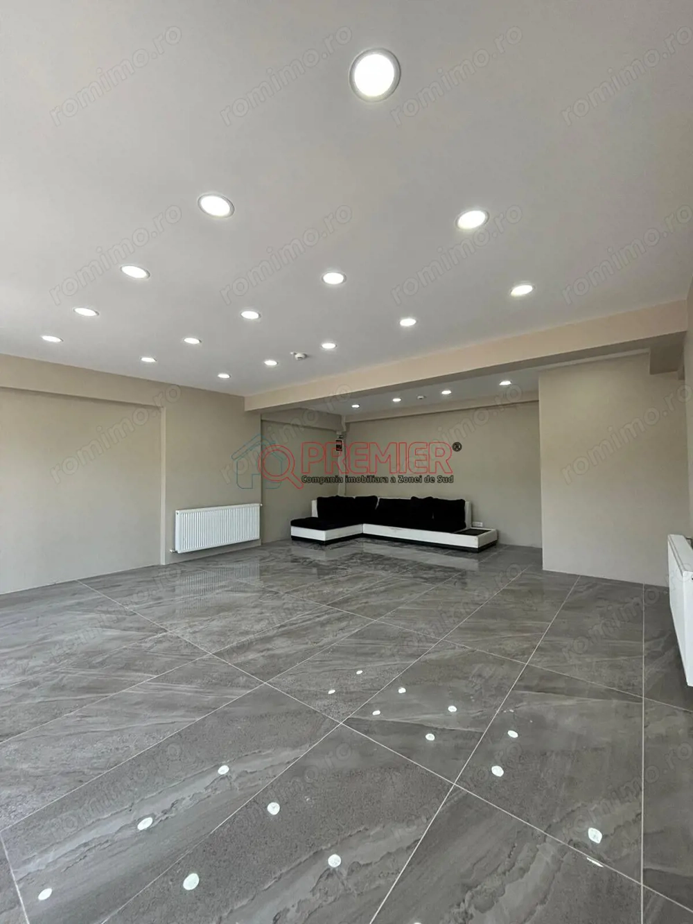 Spatiu Comercial 900 euro Vitan-Barzesti - Vitrina