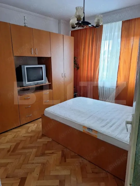 Apartament 3 camere, 65 mp, zona Cetate