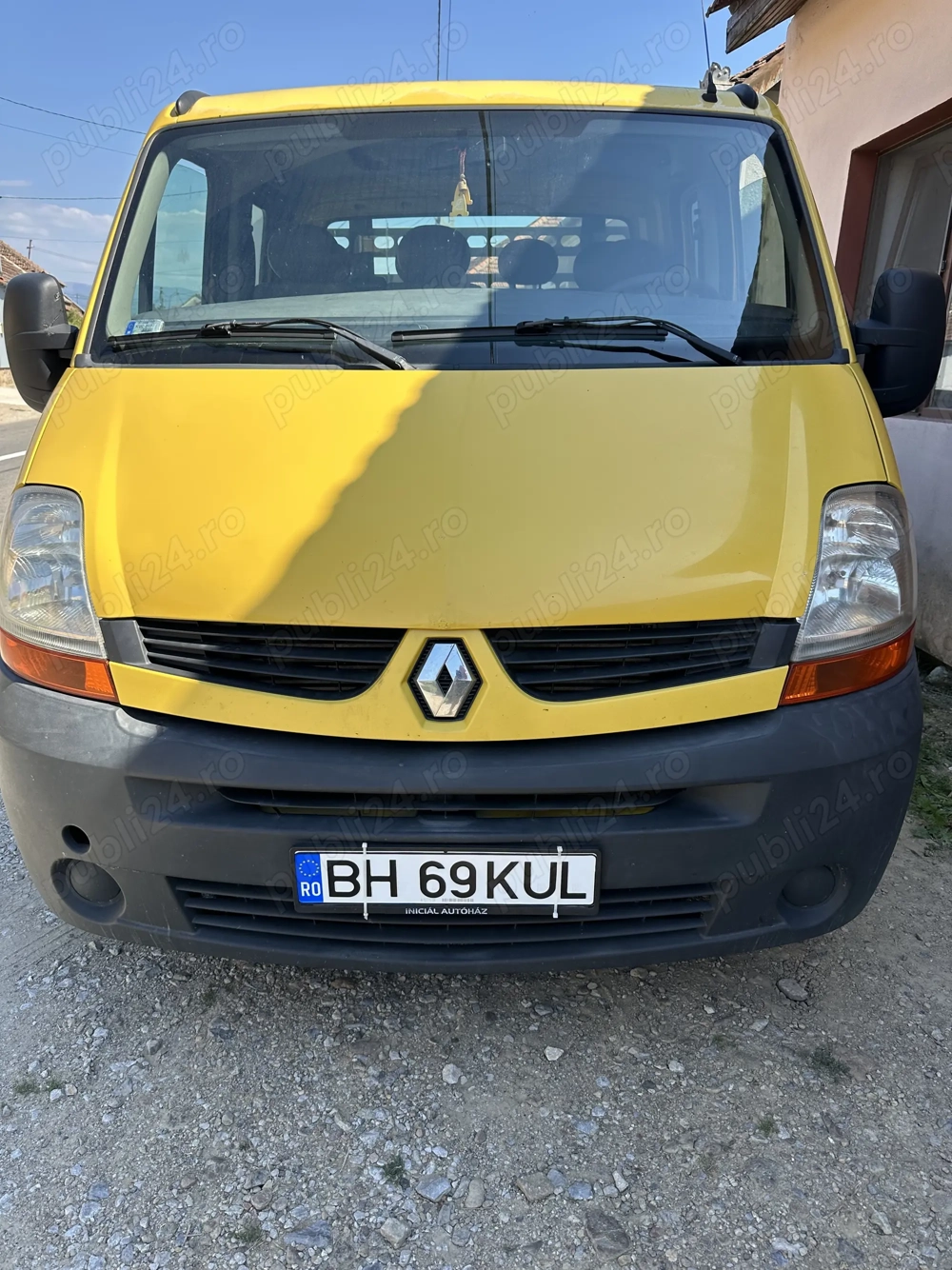 Dau in chirie  masina pentru muncitori Renault Master 7 locuri !