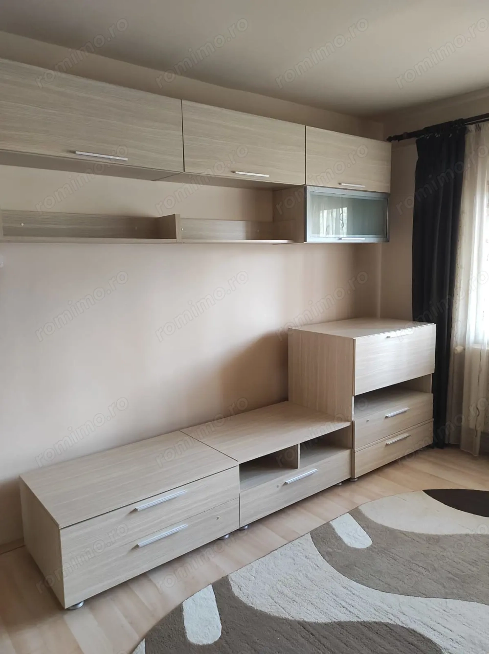 ap. 3 camere, 2 bai, 2 balcoane, centrala proprie, zona Aradului ap. 3 camere, 2 bai, 2 balcoane, centrala proprie, zona Aradului