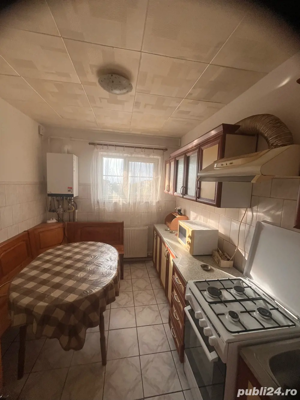 inchiriez apartament 2 camere zona Dunarea,et4