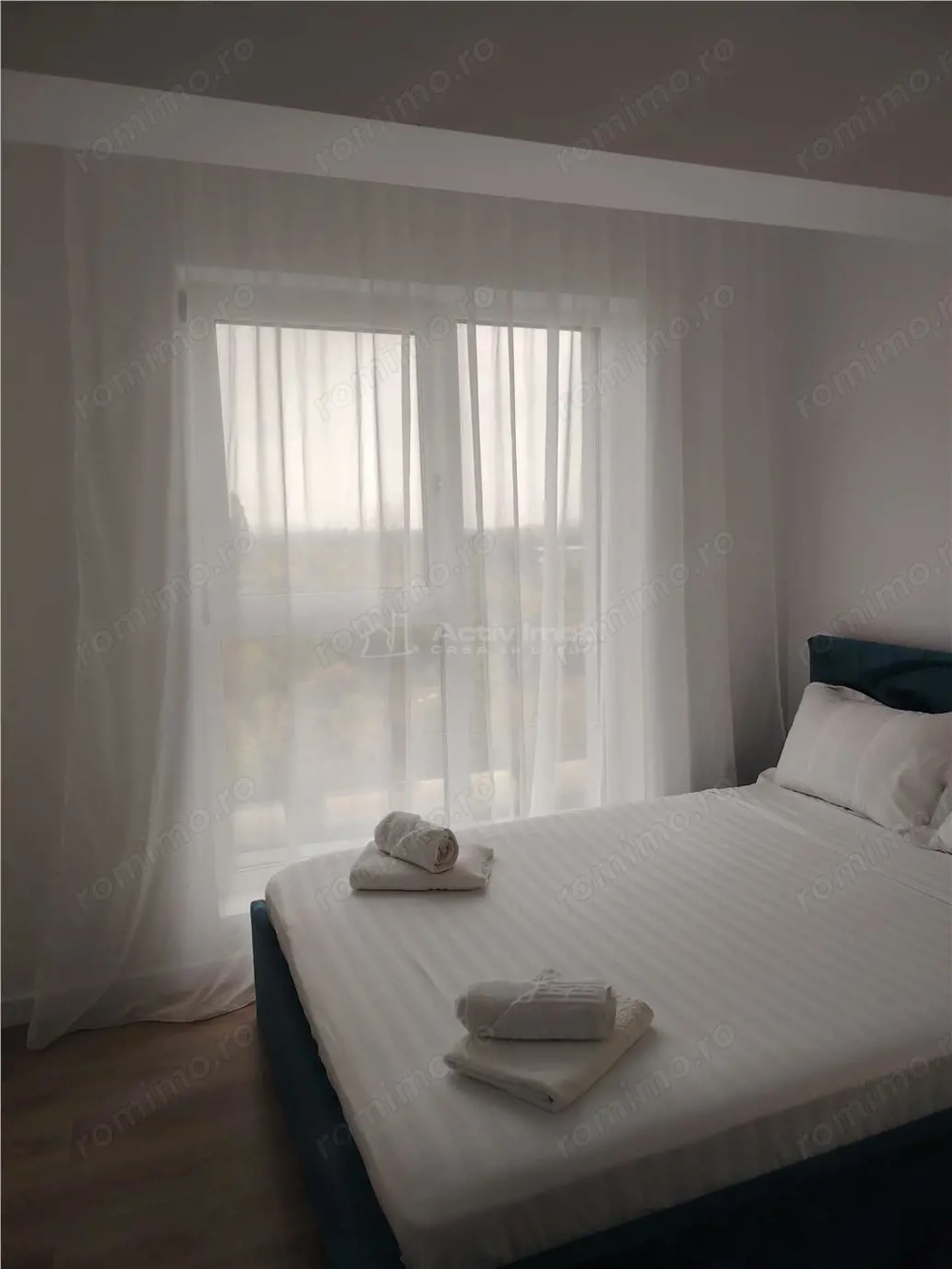 Apartament cu 3 camere, complet mobilat si utilat, in bloc nou