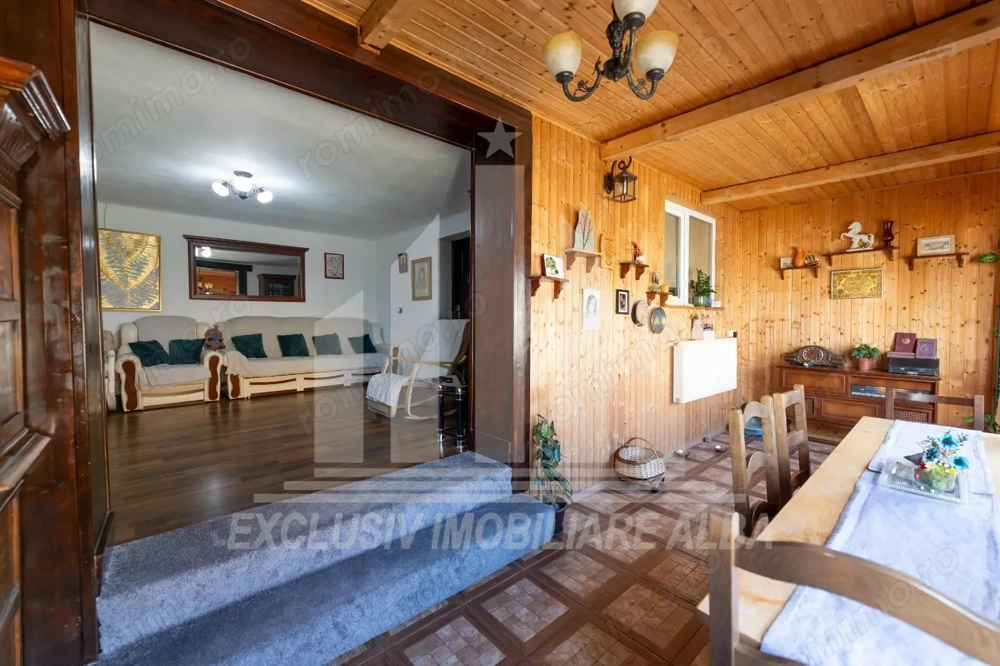 Casa de vanzare cu 2000mp de teren in Ciugud