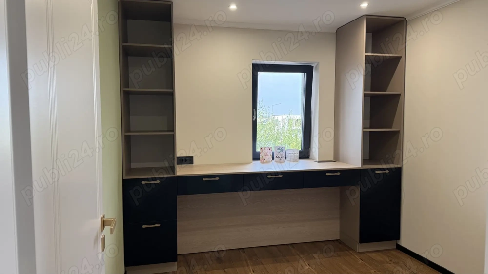 Mobilier birou cu sertare si dulapioare