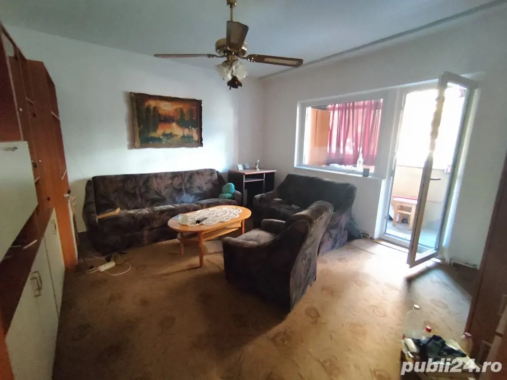 Vand apartament 2 camere decomandat