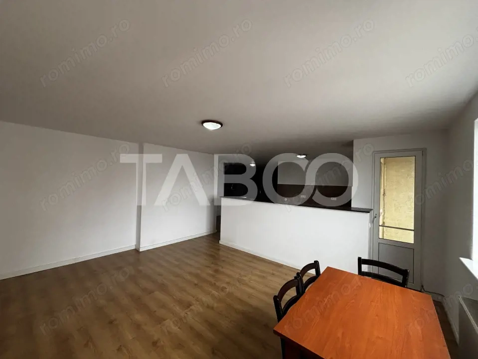 Apartament de vanzare 3 camere 82 mp + doua balcoane Zona Rahovei