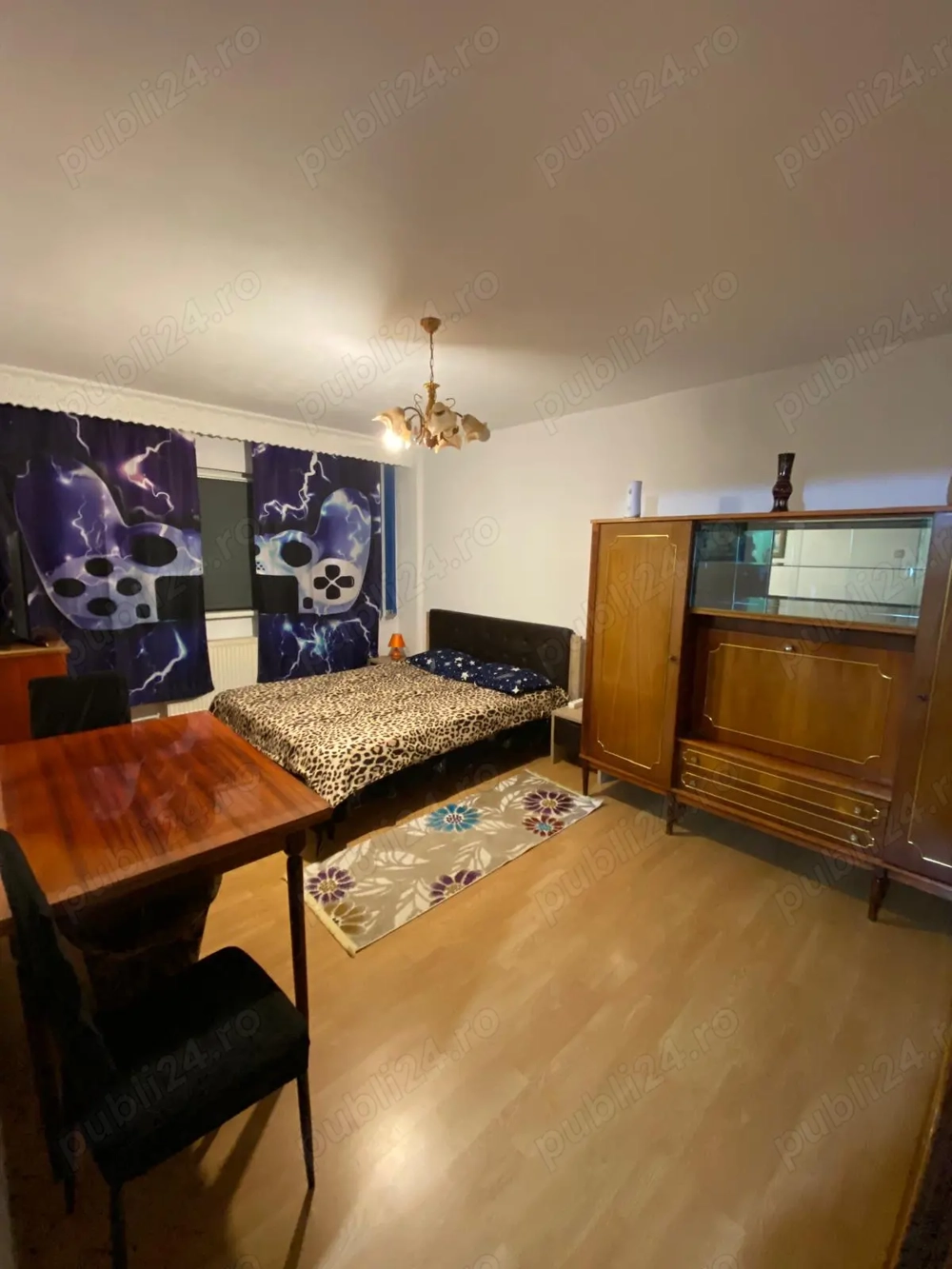 Apartament 2 camere+ garaj de inchiriat 