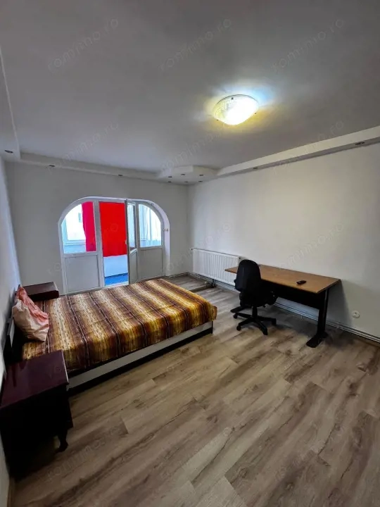 Apartament 3 camere, 71 mp, zona Lapus