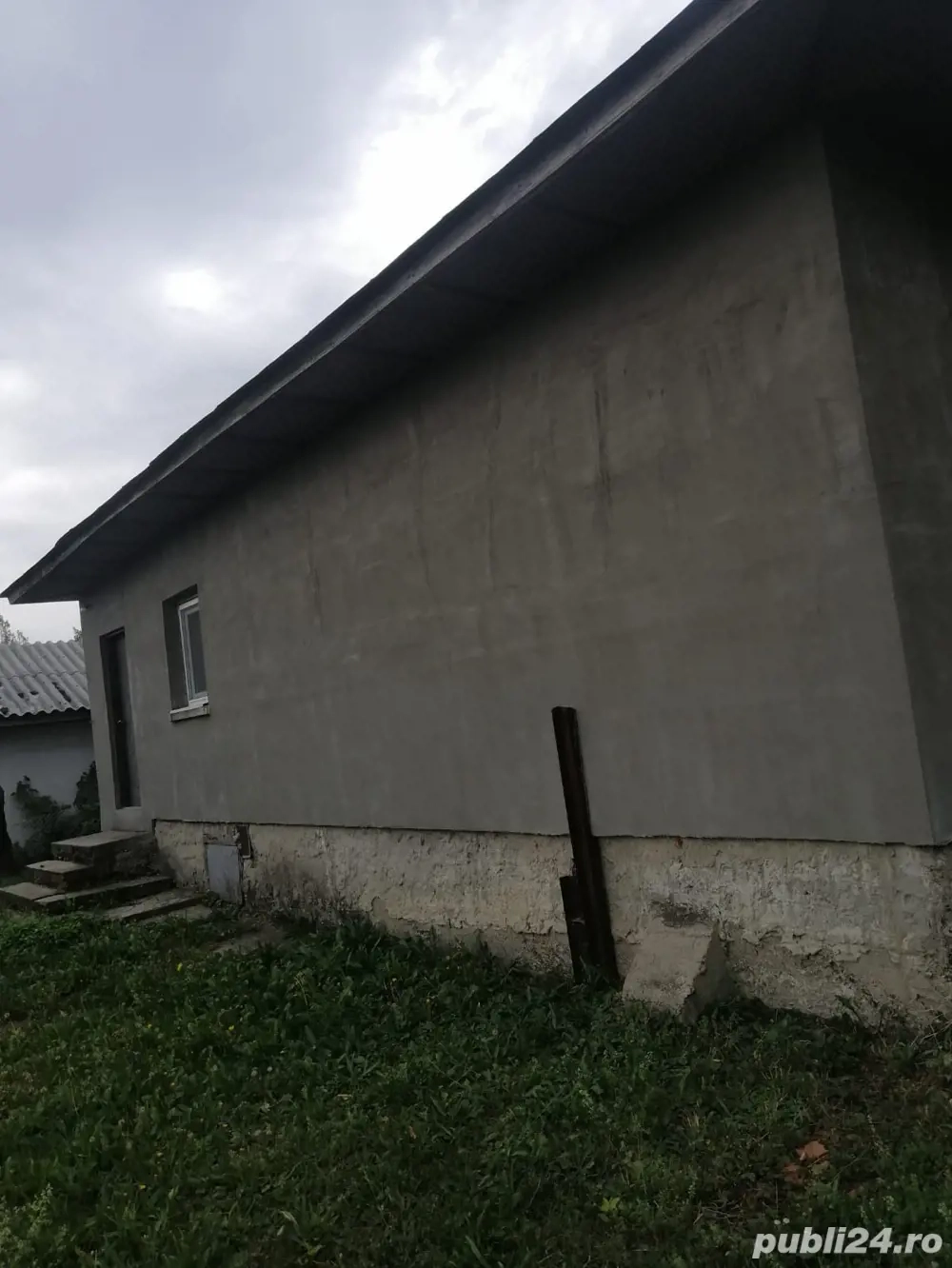 Casă de vânzare + teren 4700 m2