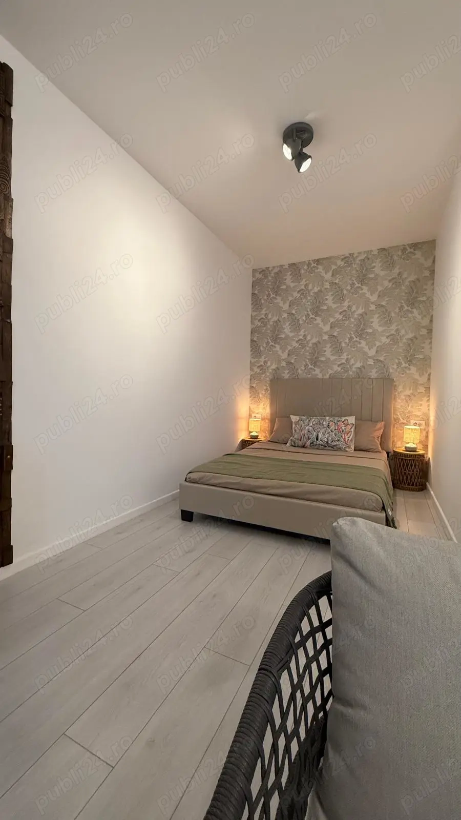 Garsoniera , la 3 minute de statia de Metrou Pacii