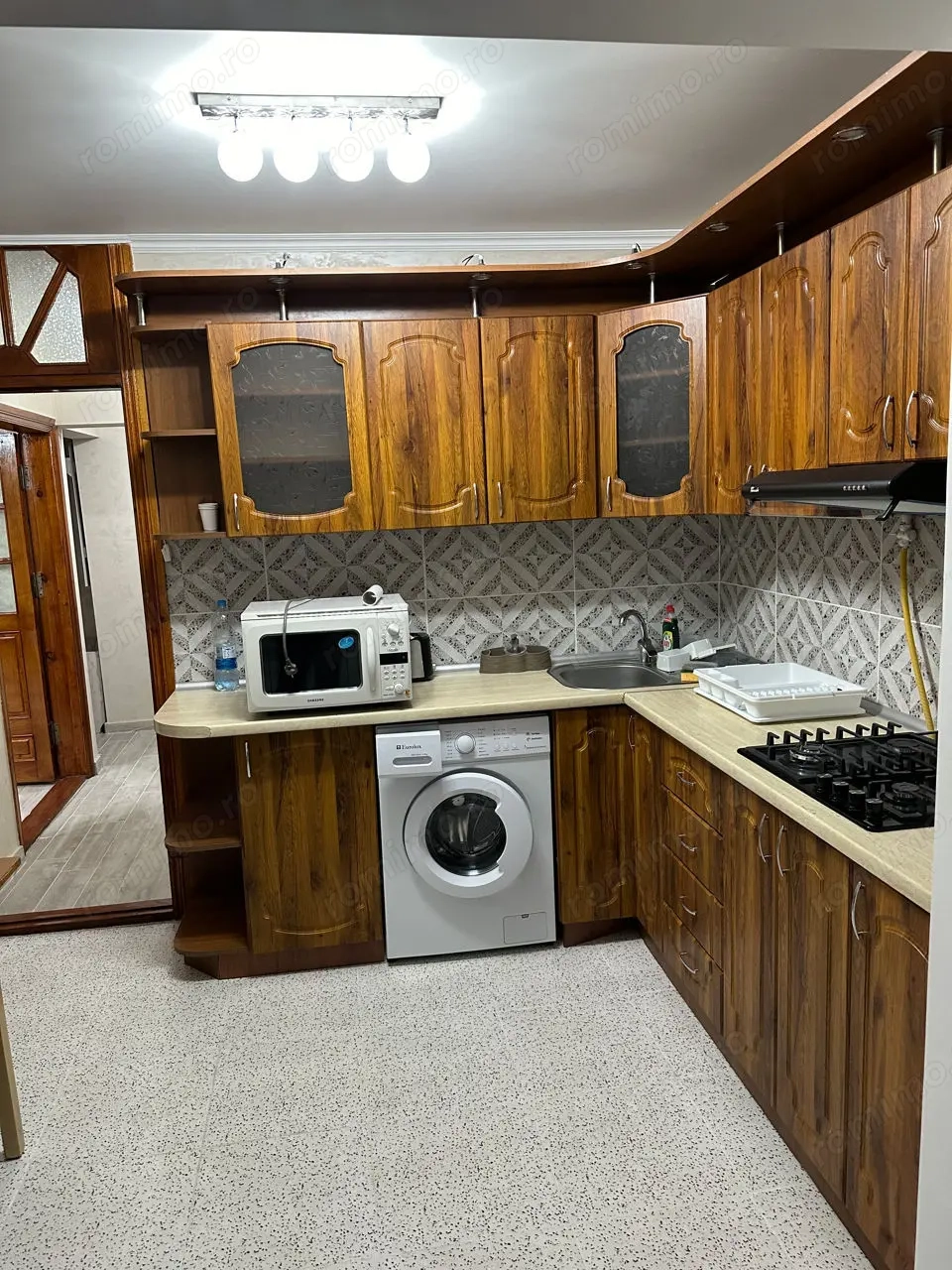 Ofer spre inchiriere apartament de doua camere in zona berceni la 5 minute de metrou Ofer spre inchiriere apartament de doua camere in zona berceni la 5 minute de metrou