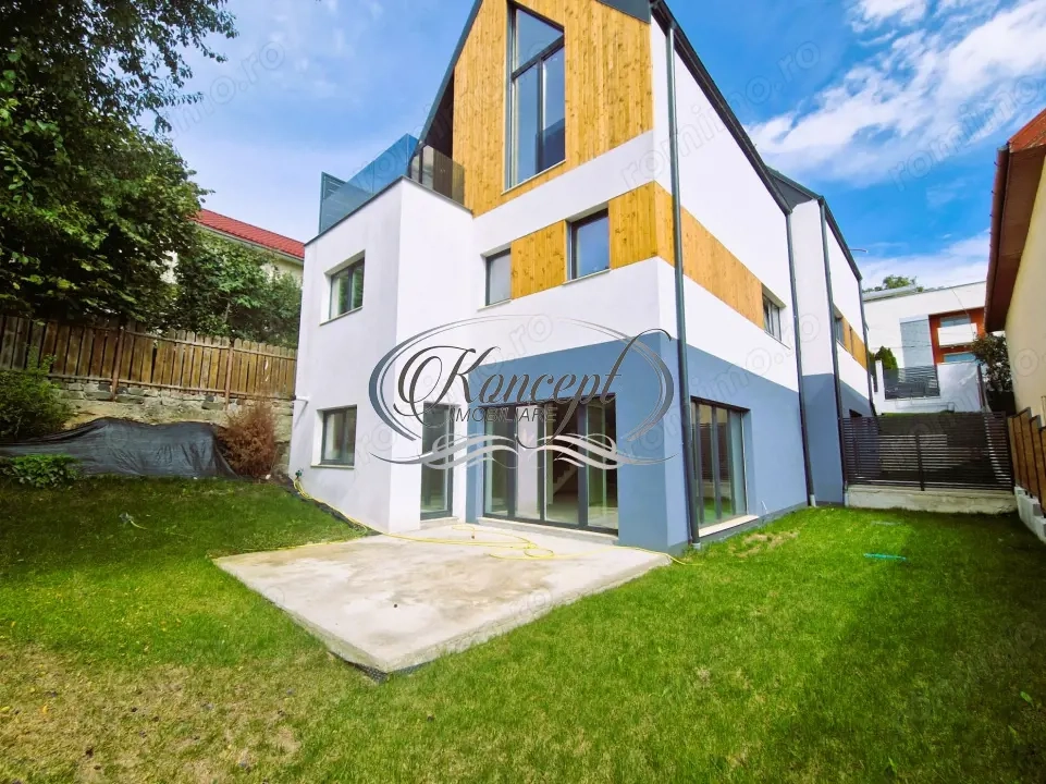 Duplex deosebit si eficient termic situat in Dambul Rotund