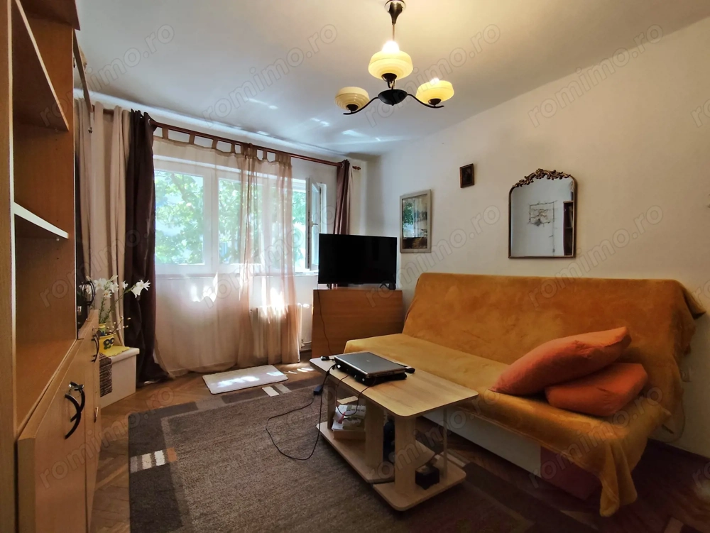 De vanzare apartament 3 camere, str.Morii, Nufarul, Oradea